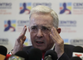 El expresidente colombiano Álvaro Uribe Vélez reacciona ante posible juicio