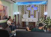 Despedida. En el sector de la Tolita, amigos y familiares de La Polillas se realizó la ceremonia católica.