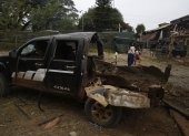 El carro bomba denotado contra la estación de policía, el 13 de agosto de 2023, en Timba, departamento del Cauca (Colombia).