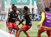 Jhon Jairo Cifuente (i) y Jeison Medina (d) fueron los autores de los goles de Aucas.