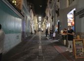 Los dueños de los locales esperan que el turismo se reactive, las calles lucen vacías