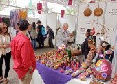 Exposición. Uno de los stand muestras sus coloridos productos.