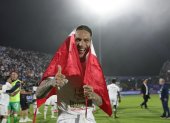 Paolo Guerrero de Liga de Quito celebra al ganar la Copa Sudamericana frente a Fortaleza.