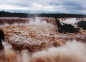 Fotografía que muestra las Cataratas del Iguazú hoy, ubicadas en la ciudad de Foz do Iguaçu, oeste de Paraná (Brasil).