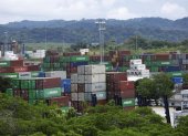 Vista del puerto de contenedores de Balboa a la entrada del Canal de Panamá, un paso importante para las exportaciones de América, en una fotografía de archivo.