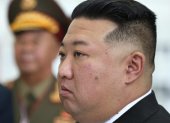 El líder norcoreano, Kim Jong-un en una reunión de gobierno