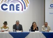 Reunión. Los miembros del Consejo Electoral se reunieron este domingo al mediodía.