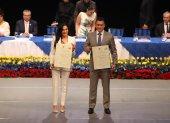 Verónica Abada y Daniel Noboa reciben las credenciales como las nuevas autoridades de Ecuador.