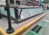 El conductor que se impactó contra la estación se dio a la fuga.