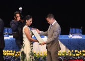 Credenciales. El miércoles, en el Teatro Sucre de Quito, Daniel Noboa recibió de la presidenta del CNE, Diana Atamaint, su credencial de presidente.