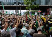 Simpatizantes del expresidente brasileño Jair Bolsonaro protestan hoy contra los "abusos" del Tribunal Supremo, en la Avenida Paulista en Sao Paulo (Brasil).
