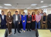Foto oficial de la ministra Ivonne Núñez junto al Consejo Nacional de Trabajo y Salario, conformado por gremios de empleadores y trabajadores.