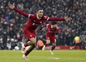 Liverpool (United Kingdom), 03/12/2023.- Trent Alexander-Arnold of Liverpool celebrates after scoring the 4-3 leading goal during the English Premier League soccer match between Liverpool FC and Fulham FC, in Liverpool, Britain, 03 December 2023. (Reino Unido) EFE/EPA/TIM KEETON EDITORIAL USE ONLY. No use with unauthorized audio, video, data, fixture lists, club/league logos, "live" services or NFTs. Online in-match use limited to 120 images, no video emulation. No use in betting, games or single club/league/player publications.