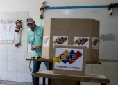 .El dirigente opositor Henrique Capriles participa en el referéndum consultivo por El Esequibo.
