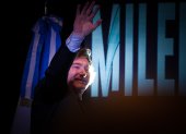 El presidente electo de argentina, Javier Milei, ha planteado la dolarización como solución a la inflación.