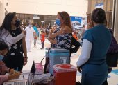 Las autoridades locales de Salud han instalado brigadas de vacunación contra la COVID-19 y la influenza, ante el incremento de casos.