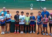 Participantes y finalistas del Festival de Pelotas Verdes (10 años) en Guayaquil.