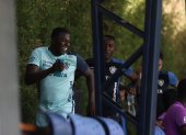 El arquero Moisés Ramírez llegó con una gran sonrisa y bailando al entrenamiento de los rayados.