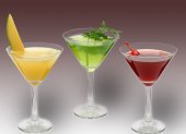 Bebidas.- Cocteles con alcohol y azúcar.