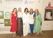 Claudia Ugarte, Annabella Azín de Noboa, Teresa Valencia, María del Carmen de Baldeón y Esther Macchiavello.