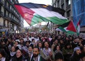 Cientos de ciudadanos salieron a las calles principales de Barcelona.