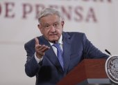 El presidente de México, Andrés Manuel López Obrador, habla durante una rueda de prensa matutina hoy, en el Palacio Nacional en la Ciudad de México (México).