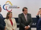 Holguer Jaime Canseco Guerrero (izquierda) se posesiona como nuevo Director
General del Consejo de la Judicatura.
