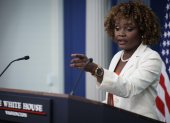 La portavoz de la Casa Blanca, Karine Jean-Pierre, fue registrada este martes, 19 de diciembre, durante una rueda de prensa, en Washington DC (EE.UU).