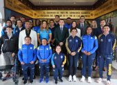 Los 35 deportistas tricolores que compartieron con el presidente Daniel Noboa y el ministro Andrés Guschmer.