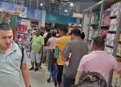 Juguetería. La larga fila del domingo 24 de diciembre para pagar.