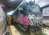 Abandono. Los trenes reposan  grafiteados y vandalizados.