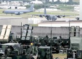 Un sistema de misiles Patriot listo para su puesta en funcionamiento en la base aérea Kadena, en la isla meridional japonesa de Okinawa.