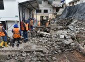 El derrumbe causó daños en la casa comunal, la pared de una vivienda y el cierre total de la calle. En 2018 se produjeron fisuras en el muro.