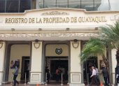 Derecho. El Patrimonio Familiar en Ecuador es reconocido en la Constitución de 1996 en su artículo 33.