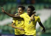 AMDEP284. CALI (COLOMBIA), 20/01/2023.- Justin Cuero (d) de Ecuador celebra un gol hoy, en un partido de la fase de grupos del Campeonato Sudamericano Sub"20 entre las selecciones de Ecuador y Chile en el estadio del Deportivo Cali en Cali (Colombia). EFE/ Ernesto Guzmán Jr.