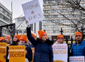 Londres. Los médicos residentes iniciaron este miércoles una huelga.