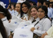 Estudiantes de una unidad educativa fiscal durante la presentación de la campaña "La educación superior empieza en el colegio", en Guayaquil.