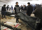 Cuerpos de las victimas del atentado en Kerman en foto del 3 de enero de 2024.