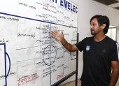 Para el adiestrador, quien trabajó en las formativas de Emelec por 13 años, el presidente del club no tiene un proyecto deportivo y no sabe de fútbol. Además, aseguró que descuidó a los juveniles.