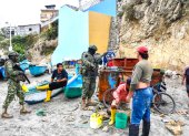 Los militares realizaron operativos en el puerto de Santa Elena.