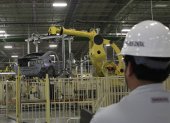 Industria.- Una empresa de México que hace carros que exporta.