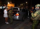 Los uniformados de las Fuerzas Armadas realizan operativos en las calles de Santa Elena.