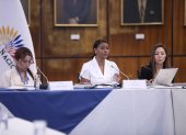 La fiscal Diana Salazar acudió a la Asamblea con un fuerte contingente de seguridad.