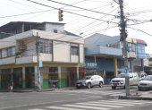 Dos hombres fueron asesinados en este punto de la calle Ayacucho, en Guayaquil.