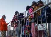 Migrantes pagan hasta 40.000 dólares por amparos para llegar a la frontera norte de México.