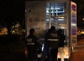 Diligencia. Personal de la Dirección de Muertes Violentas hizo el levantamiento del cadáver.