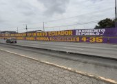 ADN. En la av. Camilo Ponce Enríquez, en la vía a Daule, se divisa una pared pintada por el activista político Segundo Sarmiento en alusión al presidente Daniel Noboa.