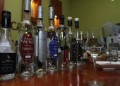 Bebidas. El pisco, uno de los licores típicos que se elaboran en Perú.