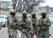 El presidente Daniel Noboa ordeno la militarización del país y toque de queda.