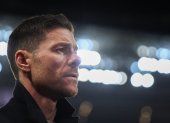 Leverkusen (Germany), 06/02/2024.- Leverkusen"s head coach Xabi Alonso looks on prior to the German DFB Cup quarter final soccer match between Bayer 04 Leverkusen and VfB Stuttgart in Leverkusen, Germany, 06 February 2024. (Alemania) EFE/EPA/Christopher Neundorf CONDITIONS - ATTENTION: The DFB regulations prohibit any use of photographs as image sequences and/or quasi-video.